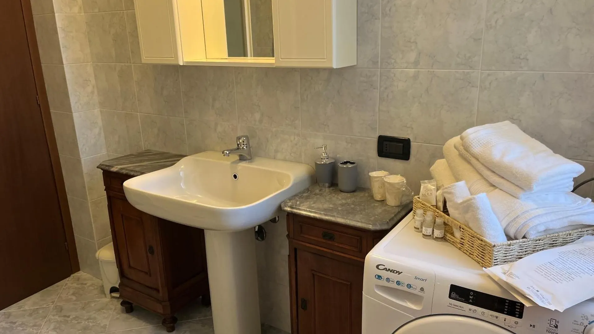 Apartment Feli Holiday Home - Panoramic Pool Lake View In Gardone Riviera Italy